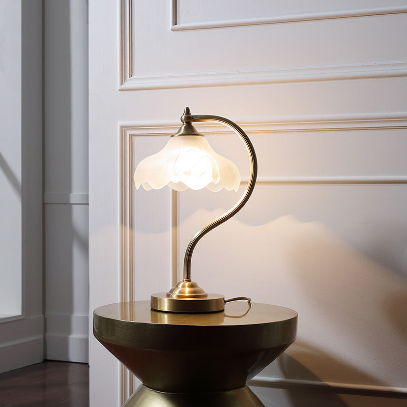 Elegans klassisk bordslampa