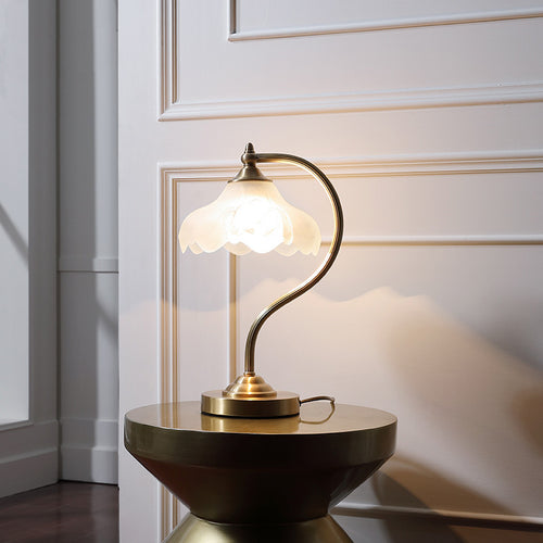 Elegans klassisk bordslampa